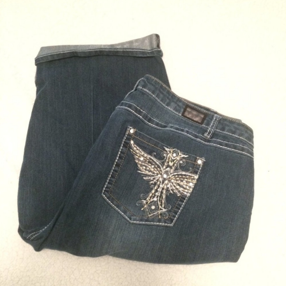 Earl Jean Capris